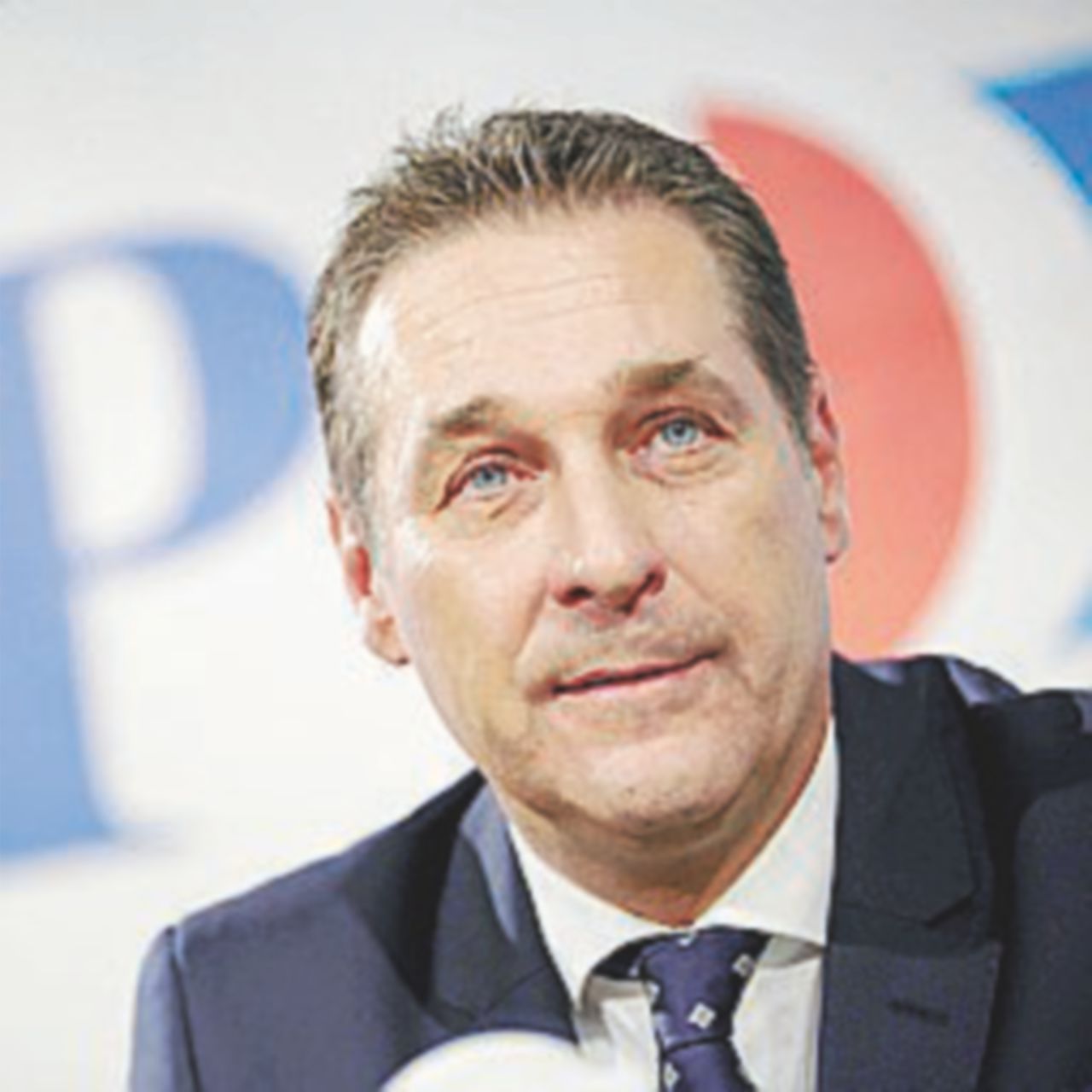 Copertina di Lo scandalo russo di Strache travolge l’intero governo e Kurz