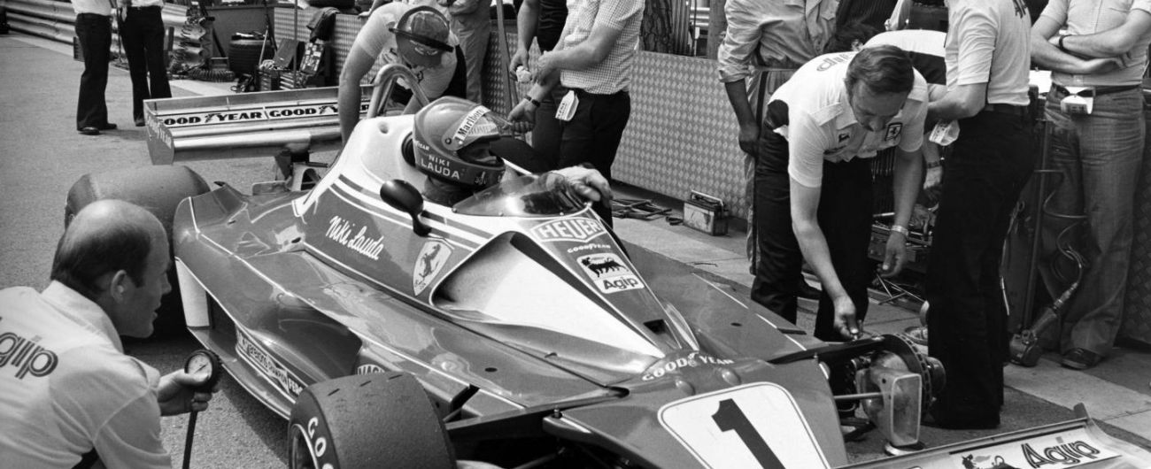 Niki Lauda morto, lo spaventoso schianto sulla pista Nuerburgring nel 1976: “Volevo solo continuare a vivere”