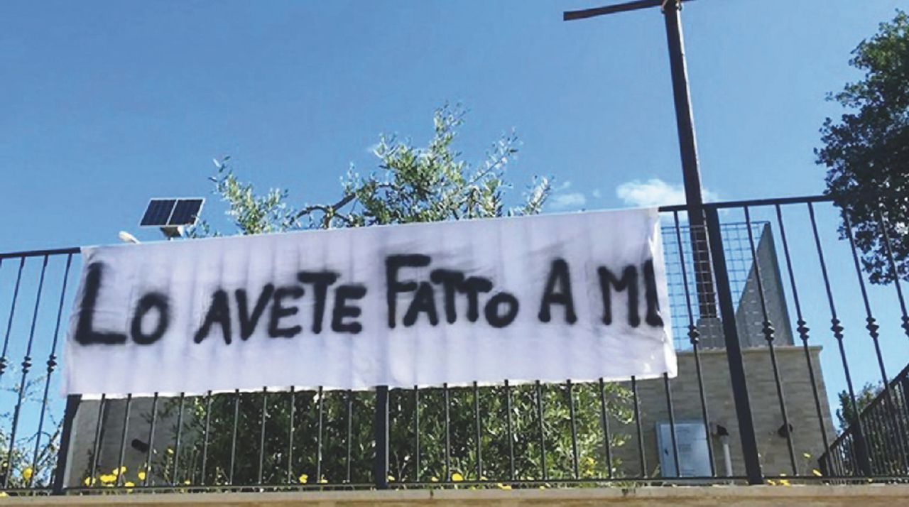 Copertina di Fantasia al balcone! “Affacciati Salvini. C’è Zorro: fuori i 49 mln!”