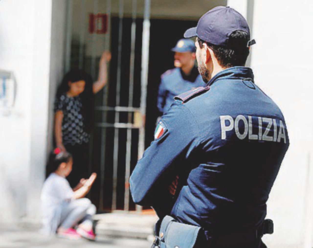 - Il palazzo dell’omicidio - LaPresse Ucciso a due anni, il padre confessa: “Non riuscivo a dormire e l’ho picchiato”