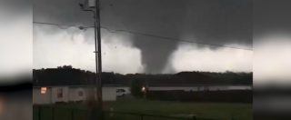 Copertina di Missouri, tornado colpisce la capitale. Le autorità: “Fenomeno vasto e distruttivo, almeno tre morti”. Le immagini