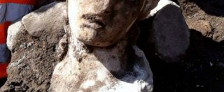 Copertina di Roma, ritrovata statua di una divinità durante gli scavi sotto il Campidoglio