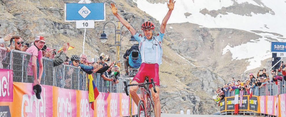 L’arrivo - Sulle Alpi l’impresa del russo Zakarin; anche oggi la tappa è in montagna - Ansa In montagna è finalmente ciclismo: vince il russo Zakarin. Tiene Nibali