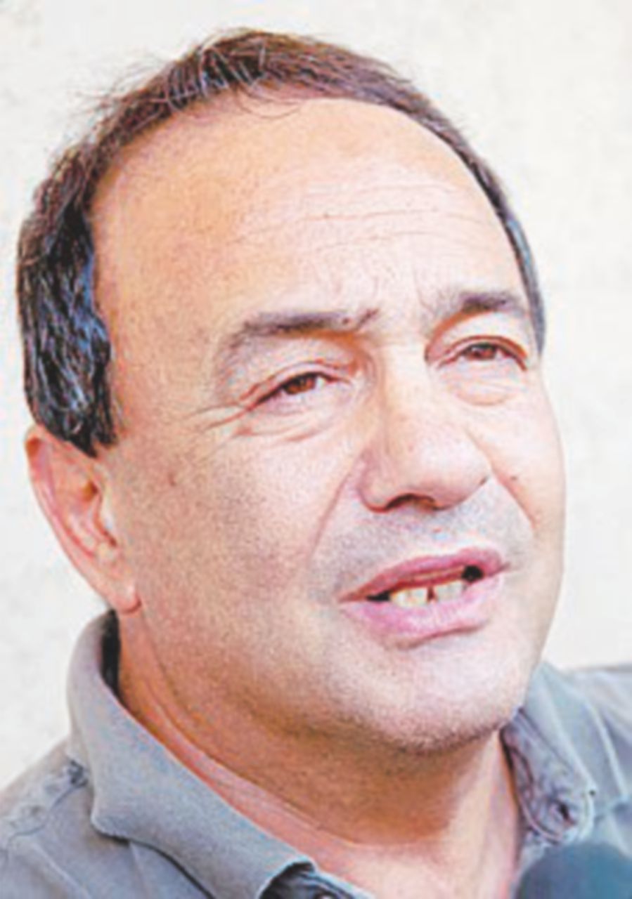 Lucano torna a Riace: il comizio “notturno” e il seggio domani