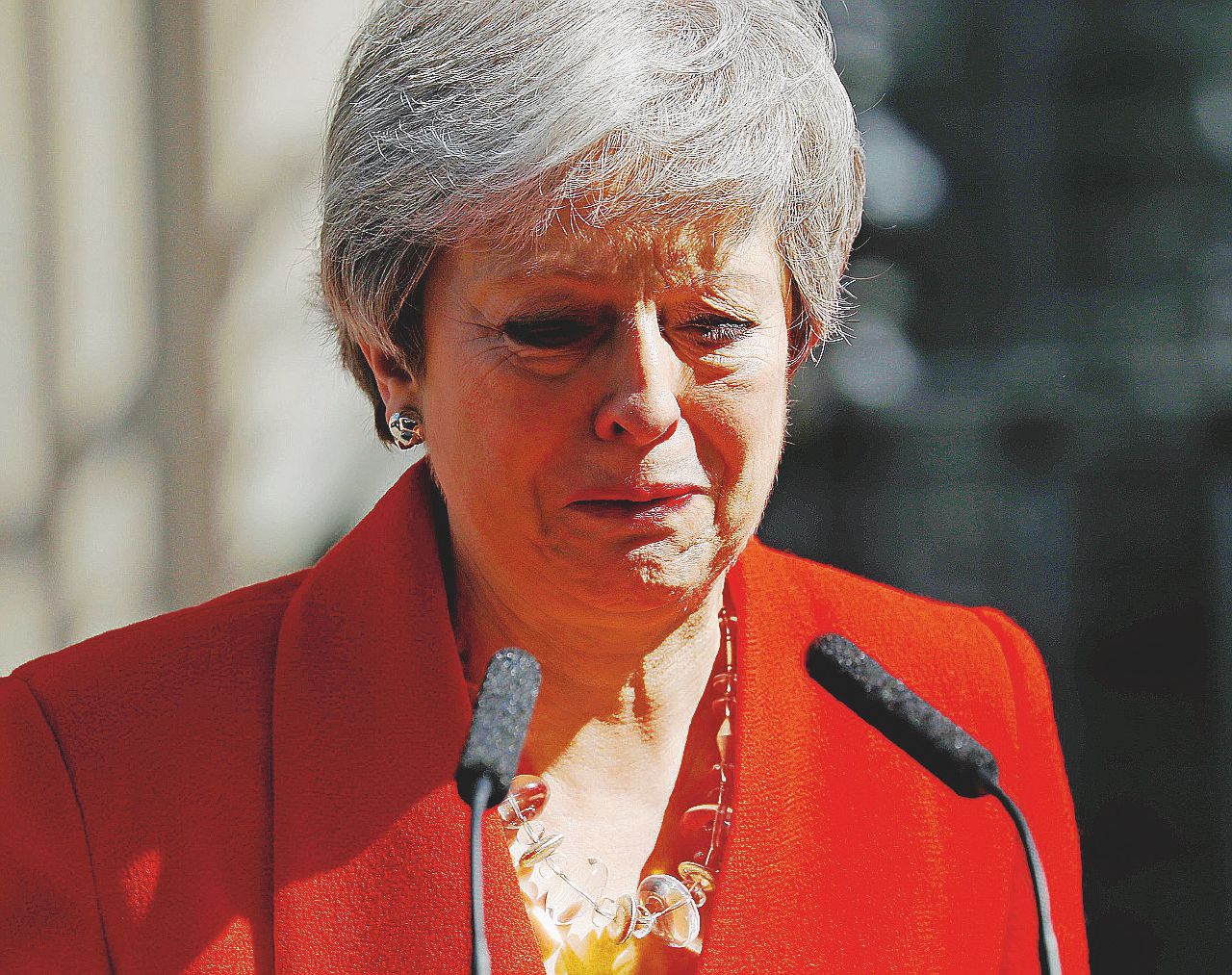 Il lungo addio - La premier Theresa May durante il discorso in cui annuncia le dimissioni Da Boris Johnson a Sajid Javid. Dopo May non splende il sole