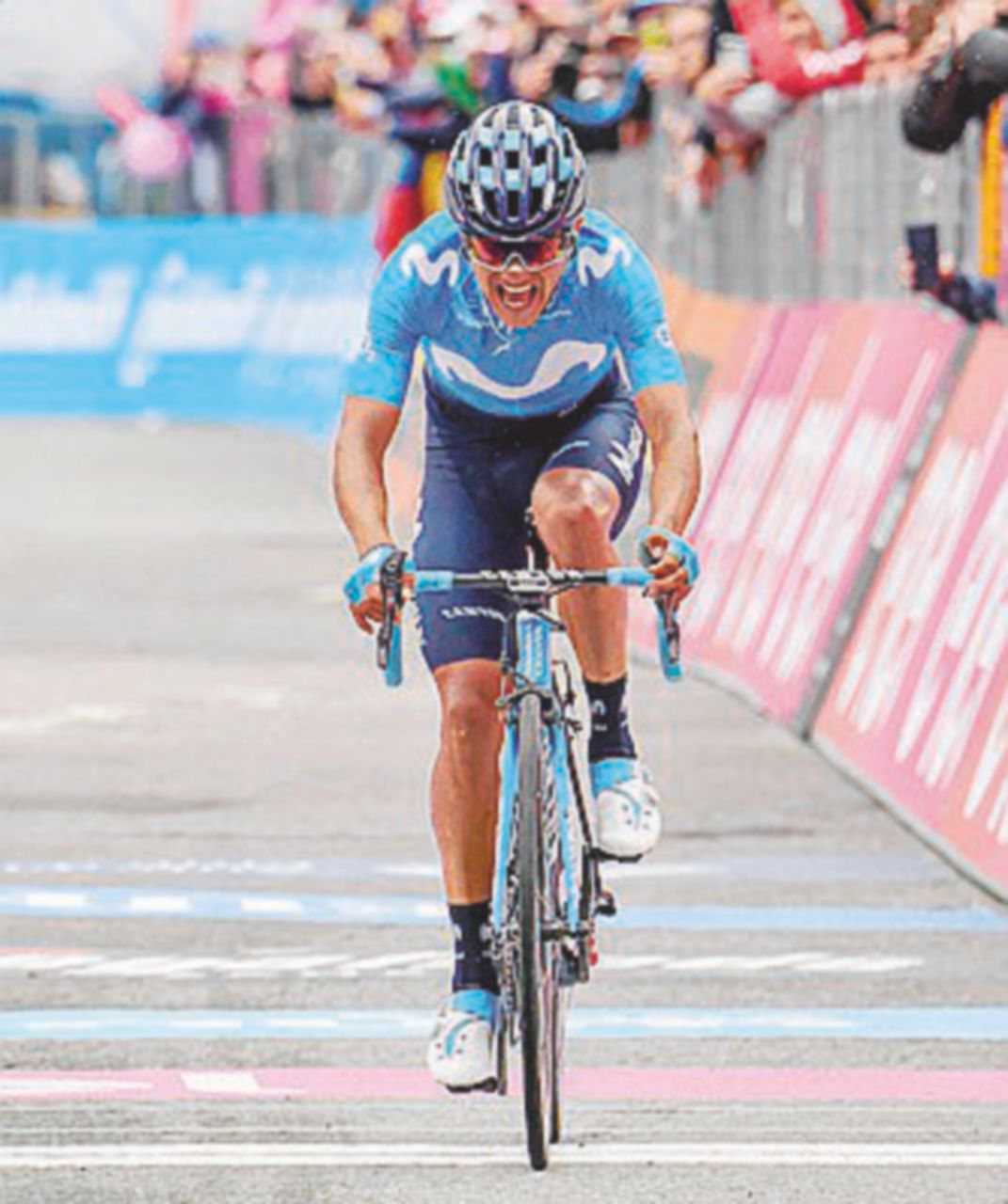 Copertina di Tra Nibali e Roglic vince Carapaz. Salta ascesa al Gavia