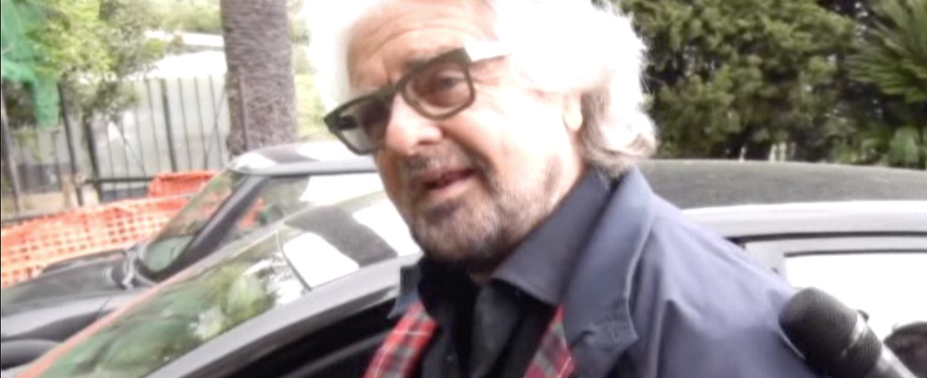 Copertina di Genova, Beppe Grillo al seggio di Sant’Ilario con la moglie e il figlio che ha votato per la prima volta