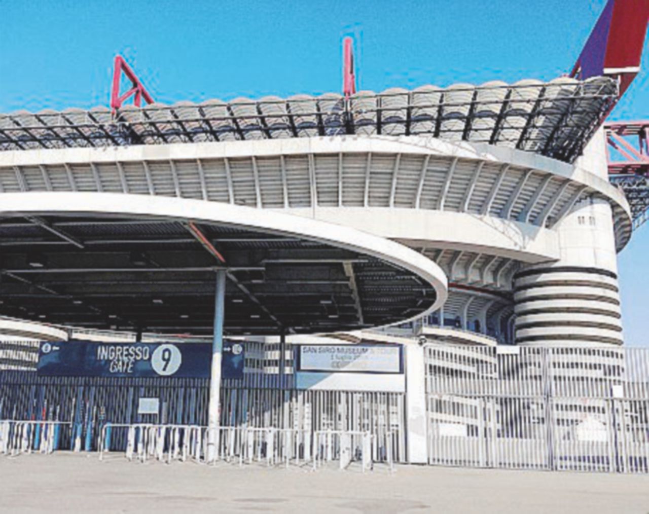 Copertina di La politica contro l’Inter e il Milan