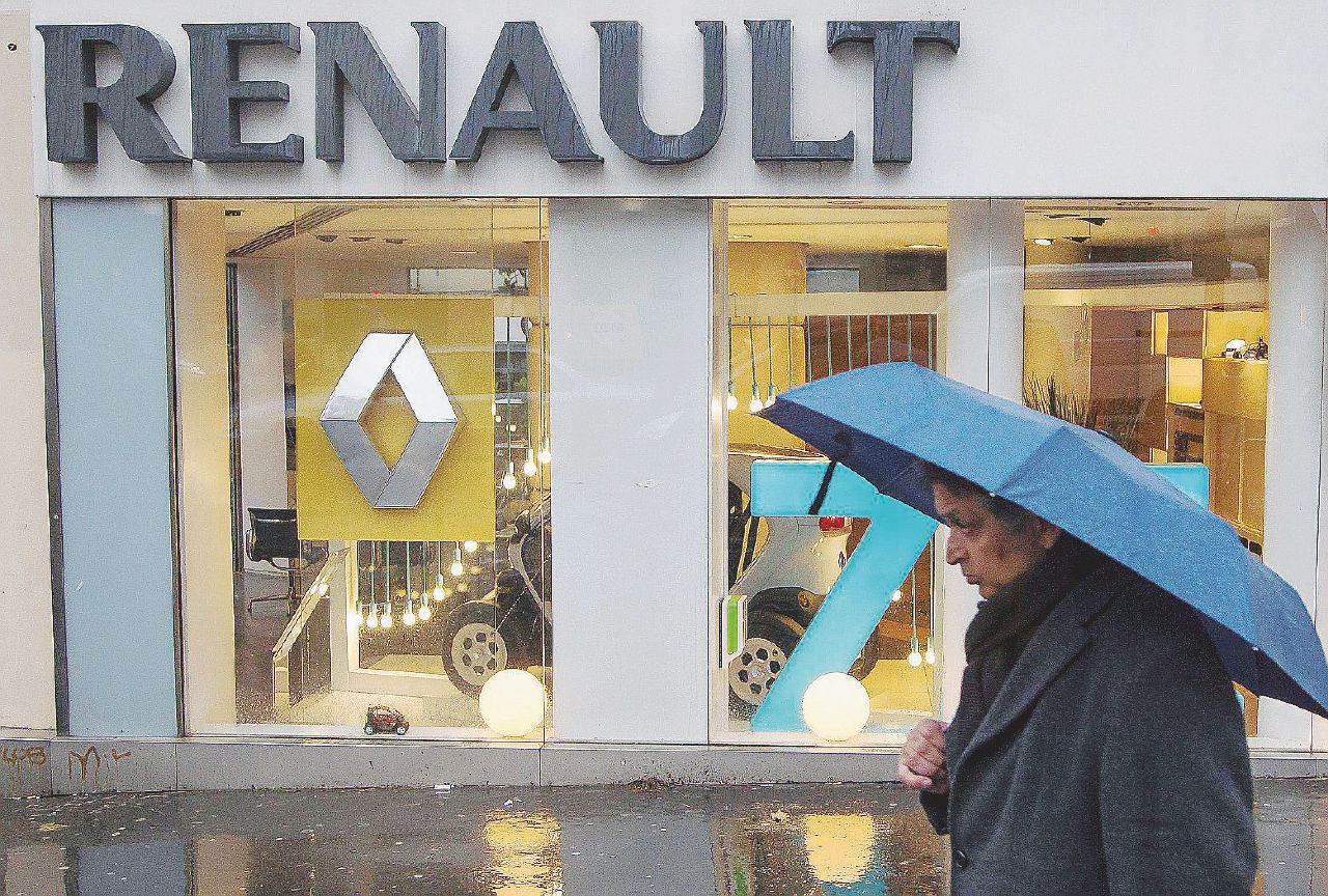 Copertina di Fca si concede alla Francia. L’ok alla fusione con Renault