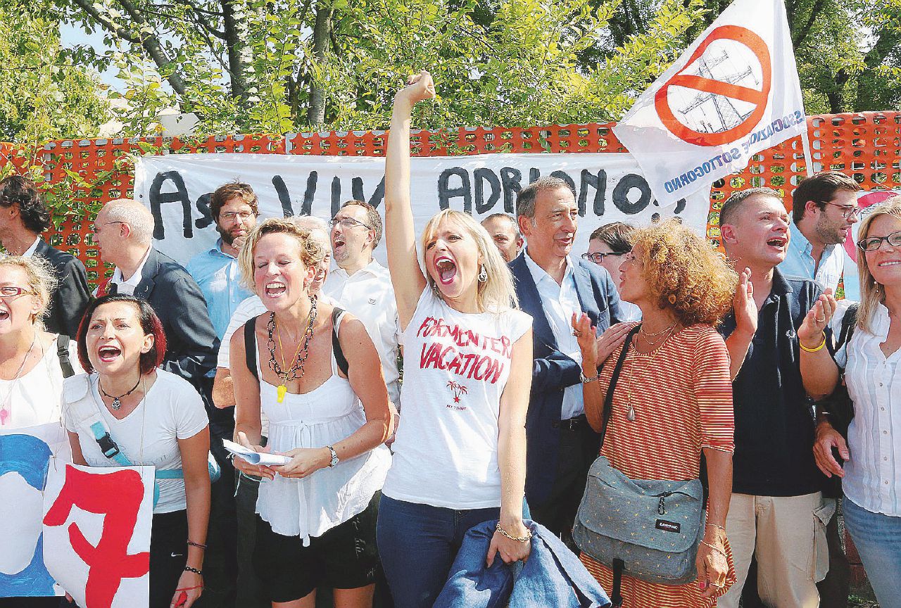 Copertina di I talk prendono tanti seggi. Dentro Mr. Papeete e Fitto