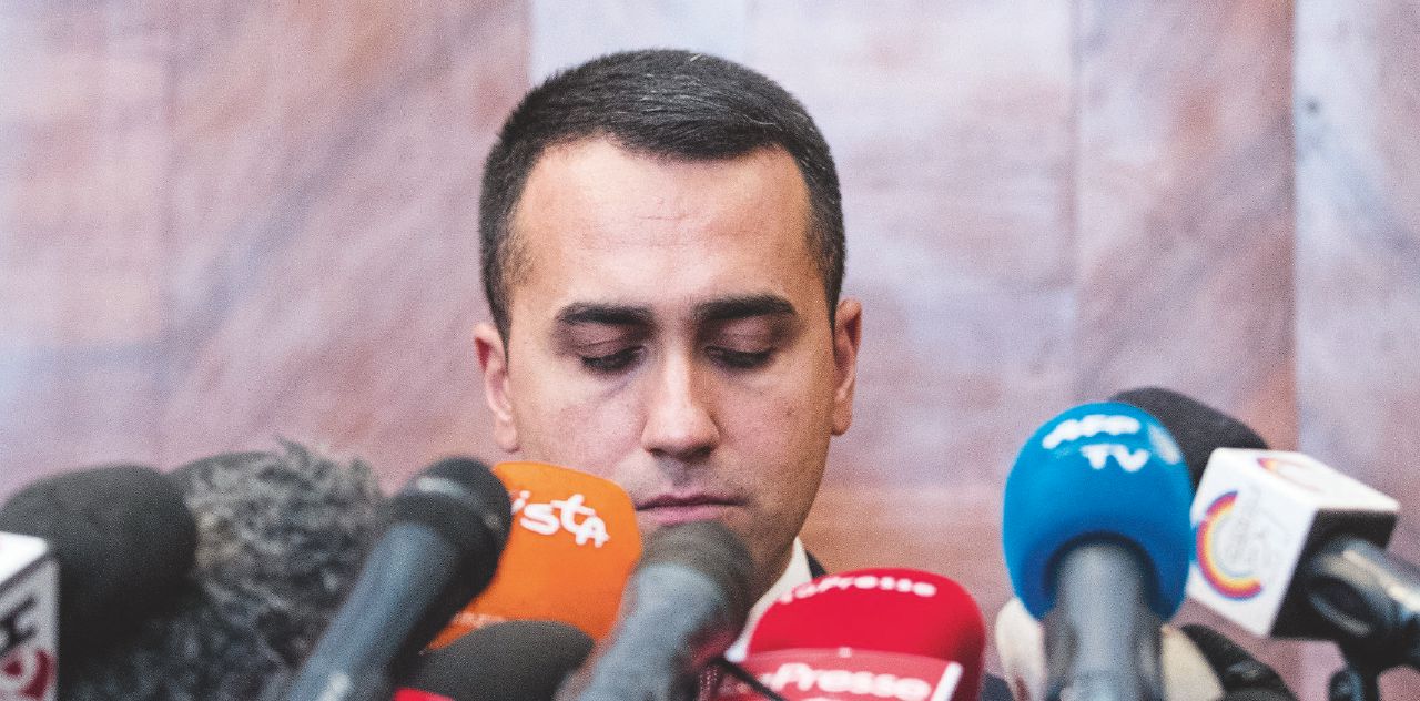 Il tormento di Di Maio: “Stacchiamo la spina o no?”