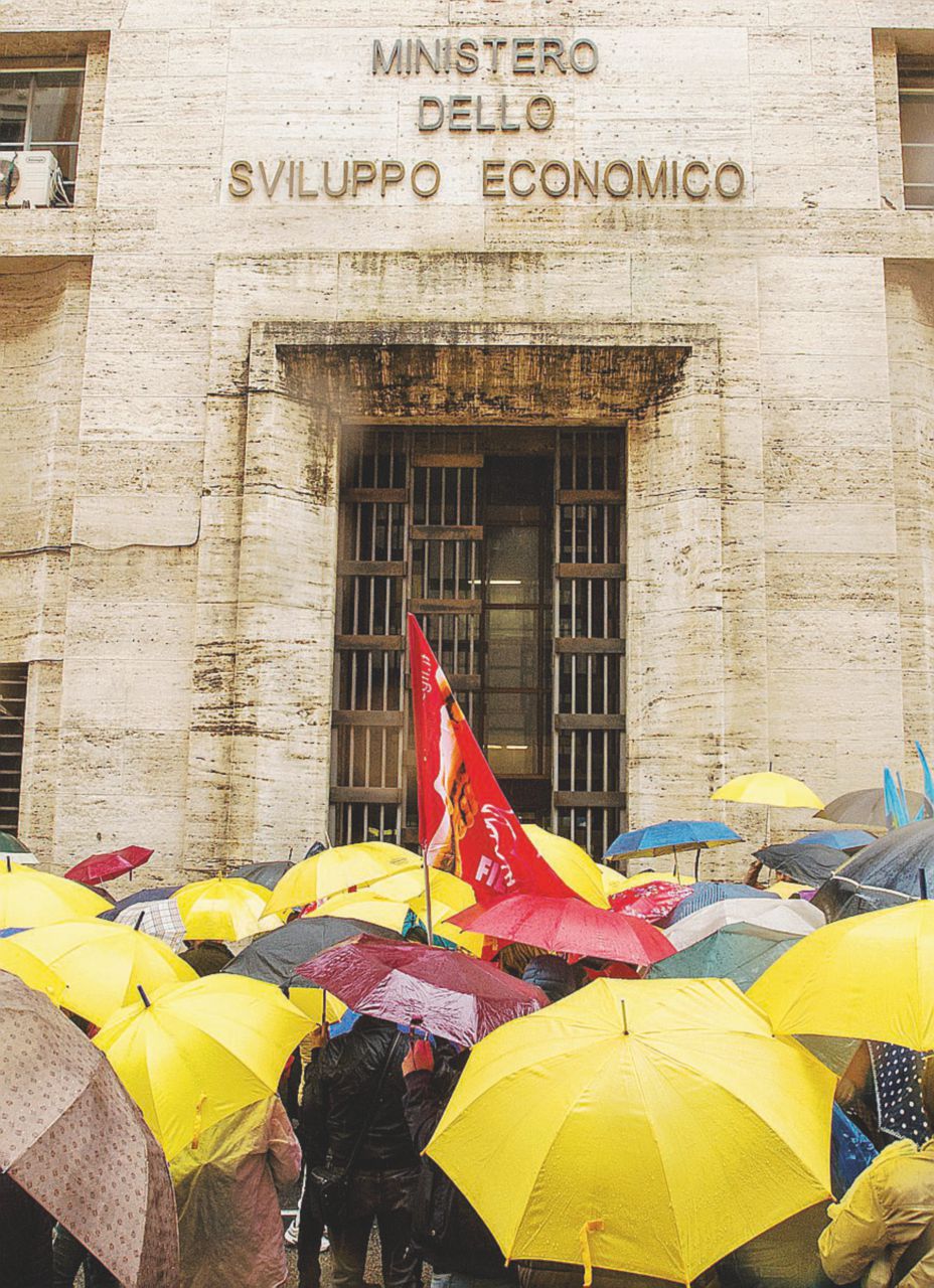 Strani soci e pochi controlli: così è fallito Mercatone uno