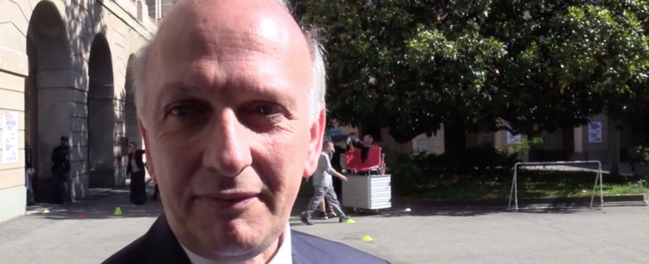 Copertina di Cannabis, Bussetti: “Felice per sentenza, no a legalizzazione”. E su maturità: “Studenti stiano tranquilli”