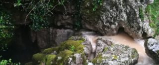 Copertina di Calabria, tutti salvi i 4 speleologi bloccati nell’Abisso del Bifurto: sorpresi da ondata improvvisa che impediva l’uscita