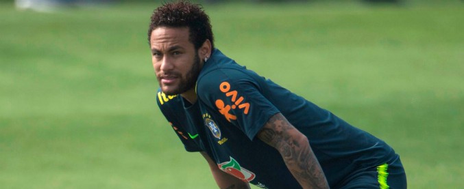 Neymar accusato di stupro. Lui su Instagram: “Non lo farei mai. Pubblico le mie conversazioni con la ragazza”
