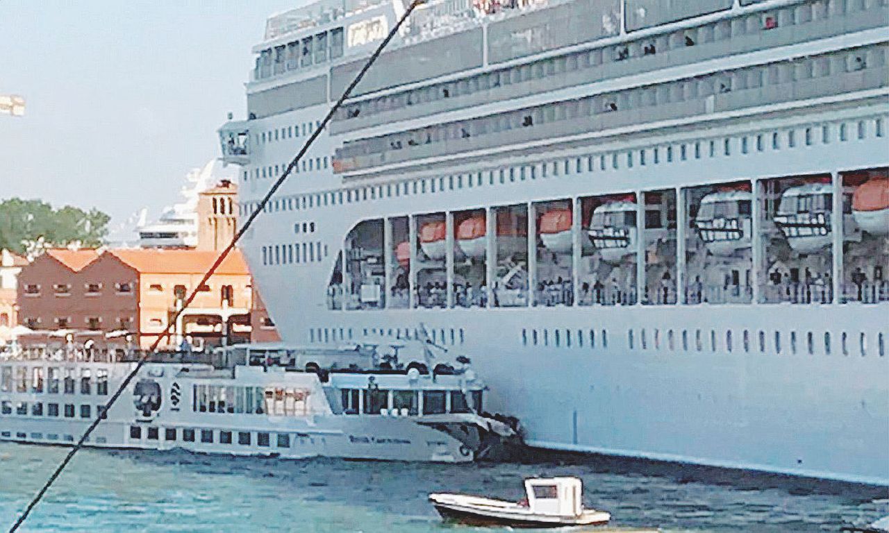 La crociera finisce male: 4 feriti. Rissa Lega-5Stelle