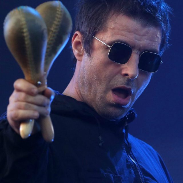 Liam Gallagher: “Soffro di artrite, i dolori sono forti”. Poi attacca il fratello Noel