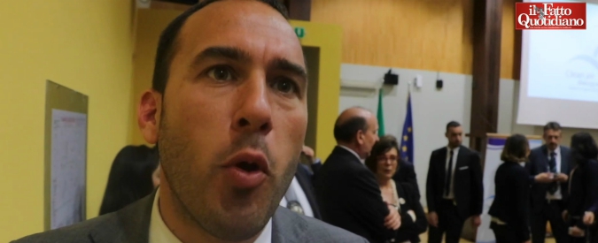 Copertina di Governo, Di Stefano (M5s): “Andare al voto è fare un torto a 60% di italiani. Sullo Sblocca cantieri troviamo accordo”