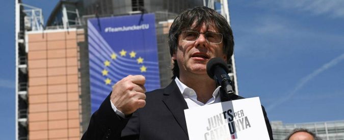 Catalogna, Puigdemont eletto in Europa. Che per giurare a Madrid rischia di farsi arrestare