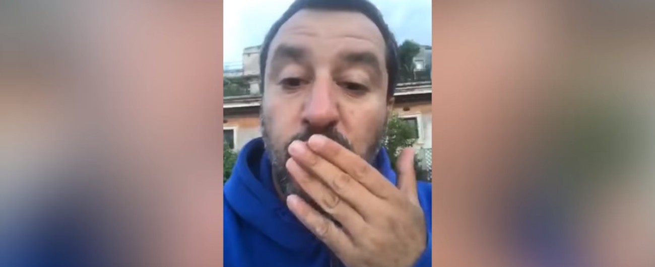 Consiglio d’Europa: “Il ‘bacione’ di Salvini a Saviano per annunciare la revisione della scorta è intimidazione di Stato”