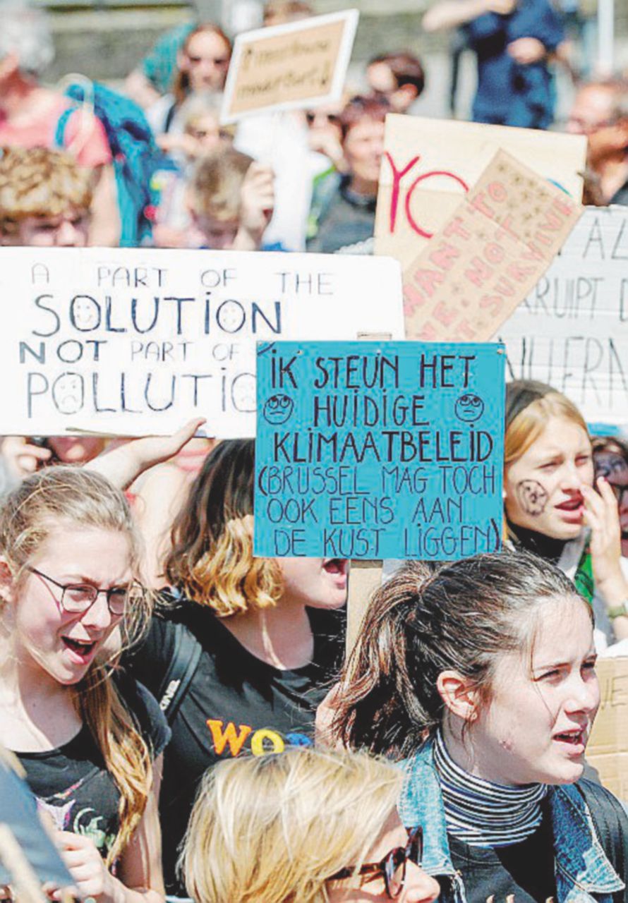 Copertina di Il Friday for future non ha date estive e la Thunberg mette in stand by la scuola