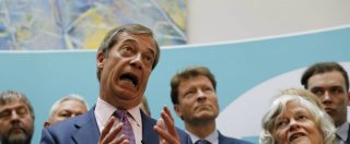 Copertina di Nigel Farage, Parlamento Ue gli chiede spiegazioni entro 24 ore su finanziamenti non dichiarati. Lui: “Tribunale illegale”