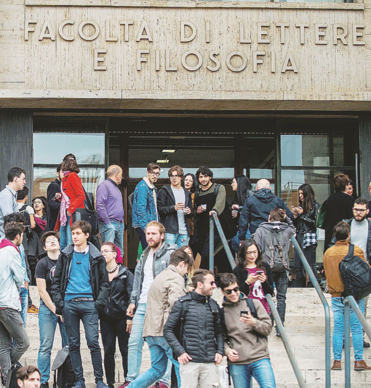 Copertina di Indebitarsi per l’università: cento milioni per i prestiti