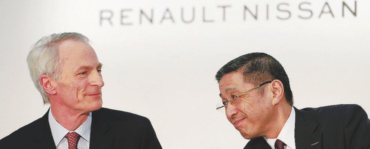 Copertina di Tra mezzi passi indietro e le richieste di Nissan