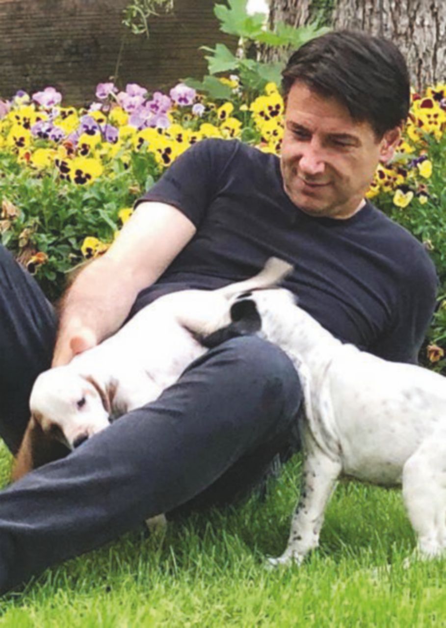 Copertina di Conte vede i 2 vice: “Con l’Europa tratto io”