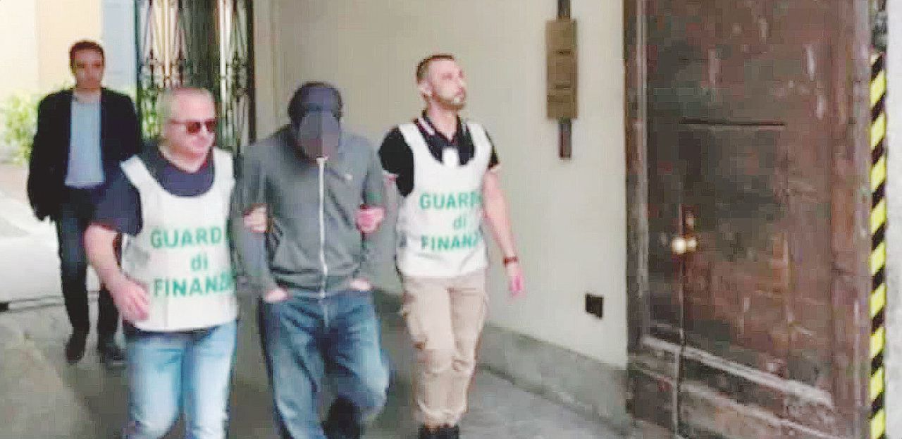 Proto e le bugie sulla figlia e la Svizzera: “Così ha truffato una malata di cancro”