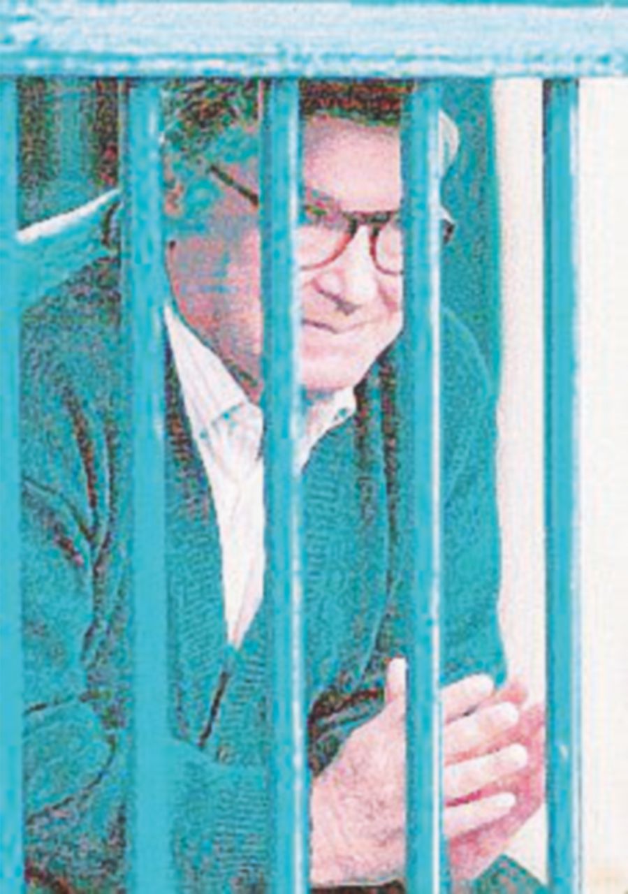 Totò Riina nel 2013 “La ‘primula’ Matteo investe sui ‘pali’...” Il Fatto Quotidiano Totò Riina nel 2013 “La ‘primula’ Matteo investe sui ‘pali’...” Il Fatto Quotidiano