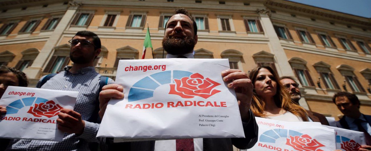Radio Radicale, ok a 3 milioni per salvarla La Lega vota a favore, il M5s è contrario. Di Maio: “Gravissimo, ne risponderanno”