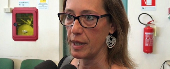 Copertina di Cucchi, la sorella Ilaria: “Senza pestaggio non sarebbe mai finito in ospedale”. Legale imputato: “Colpa del catetere”