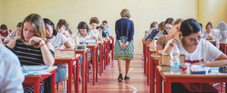Copertina di Istruzione, i dati Istat: “Meno diplomati e laureati in Italia rispetto all’Ue. Le donne hanno livelli più alti rispetto agli uomini”