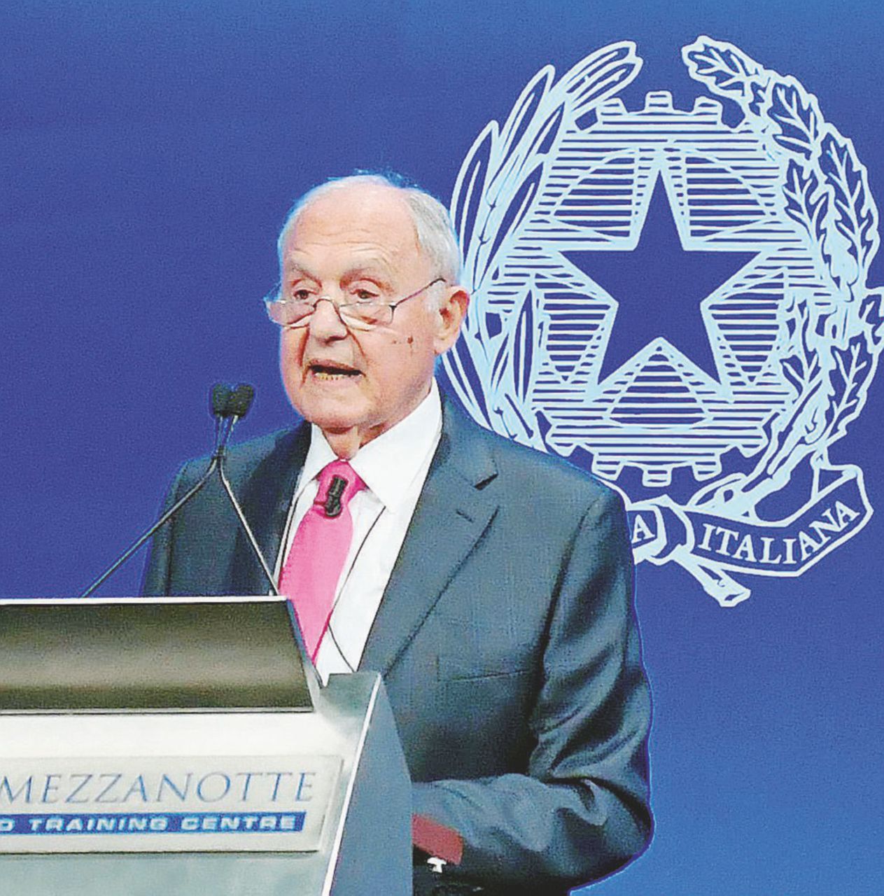 Savona si scorda i guai della Consob e parla solo di euro