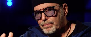 Copertina di Siamo solo noi, Vasco Rossi: “Salire sul palco per me è stata una guerra perché sono timido”