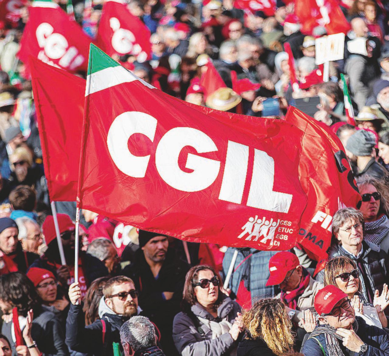 Copertina di Cgil, il tradimento: il 40% degli iscritti ha votato M5s o Lega. Più di uno su due simpatizza per il premier Conte