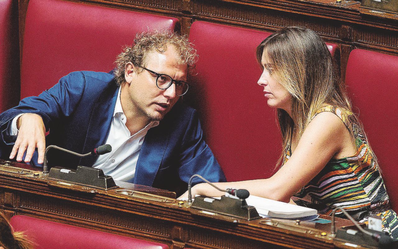 Copertina di I vedovi renziani nel bunker: viva Lotti, abbasso Zingaretti