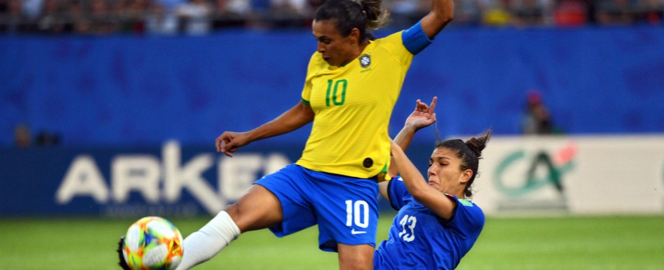 Mondiali calcio femminile, Italia sconfitta dal Brasile ma prima nel girone: ora aspetta l’avversaria agli ottavi di finale