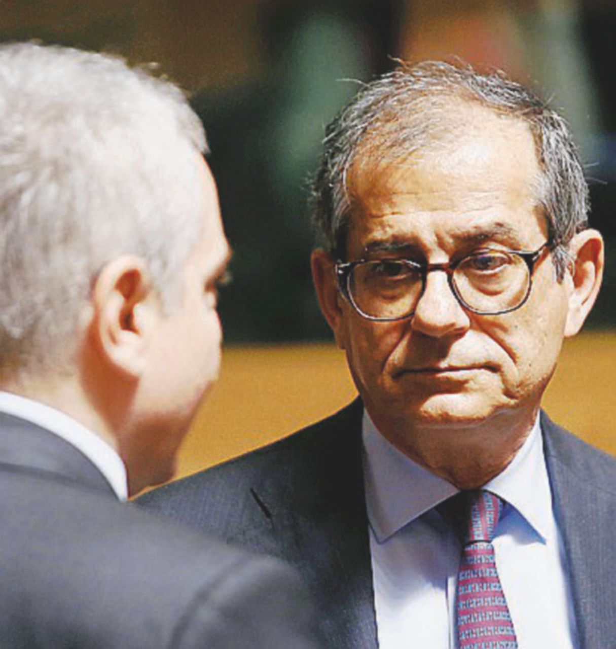 Tria prende le forbici: “Faremo tagli”