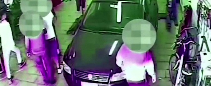 Copertina di Bari, pestarono due adolescenti di 15 e 16 anni: denunciata baby gang. C’è anche nipote di un boss