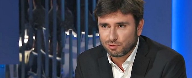 Copertina di Salvini, Di Battista a La7: “Non è fascista ma conformista, perché al posto degli italiani ha scelto Radio Radicale”