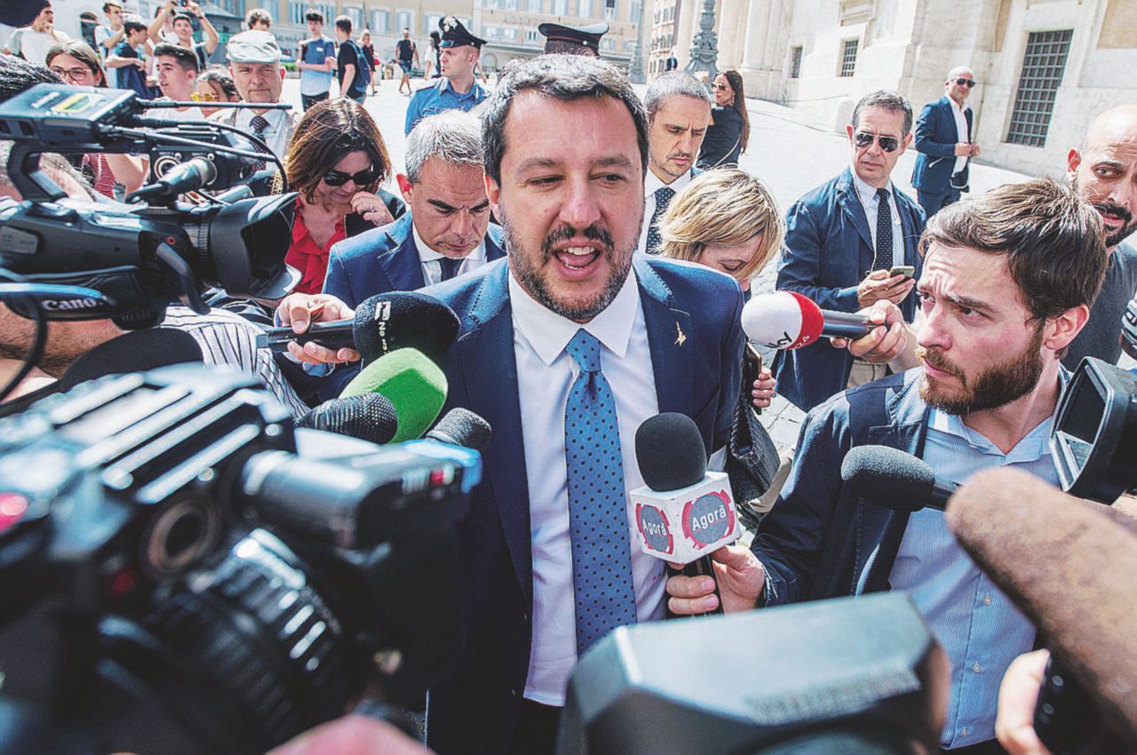 Copertina di Il bavaglio di Salvini: “Intercettazioni, in galera chi scrive”