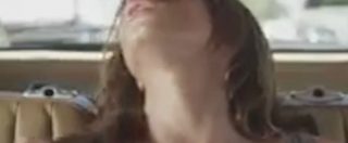 Copertina di Elisabetta Canalis bloccata in auto sotto il sole cocente: il video dell’ex velina che sta facendo discutere