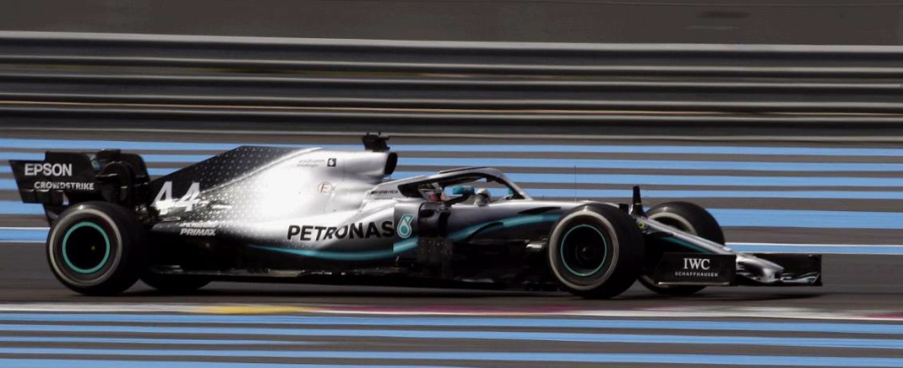 Formula Uno, nel Gp di Francia è di nuovo doppietta Mercedes: Hamilton davanti a Bottas. Leclerc 3°, Vettel giù dal podio