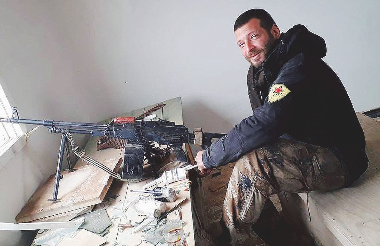 Copertina di Gli anarchici e i monaci salutano Orso, ucciso mentre combatteva in Siria