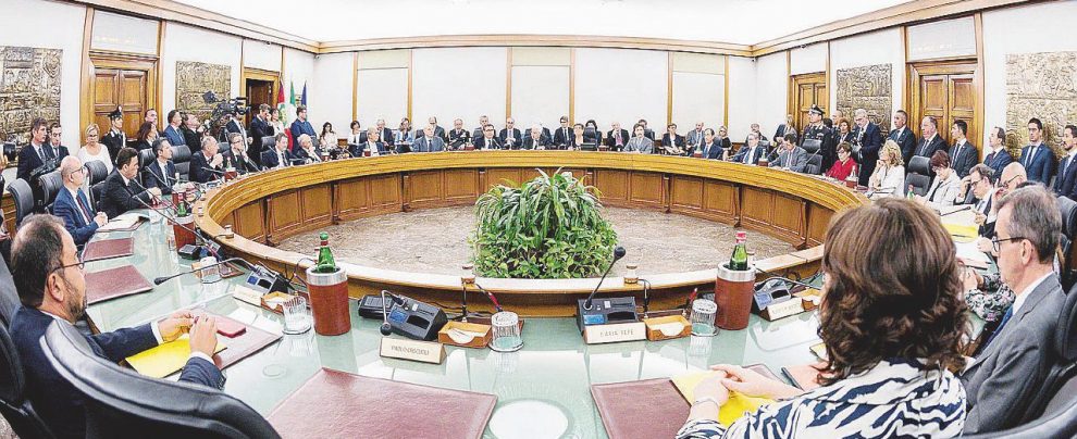 Plenum - La seduta straordinaria del Consiglio Superiore della Magistratura - Ansa Csm, il pm Di Matteo si candida con Davigo: “Contro le deviazioni clientelari, cambiare rotta”