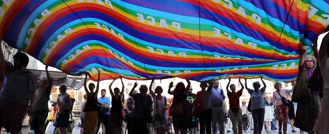 Copertina di Sea Watch, manifestazione di solidarietà a Milano: “Di fronte a barbarie disobbedire è un dovere, signfica restare umani”