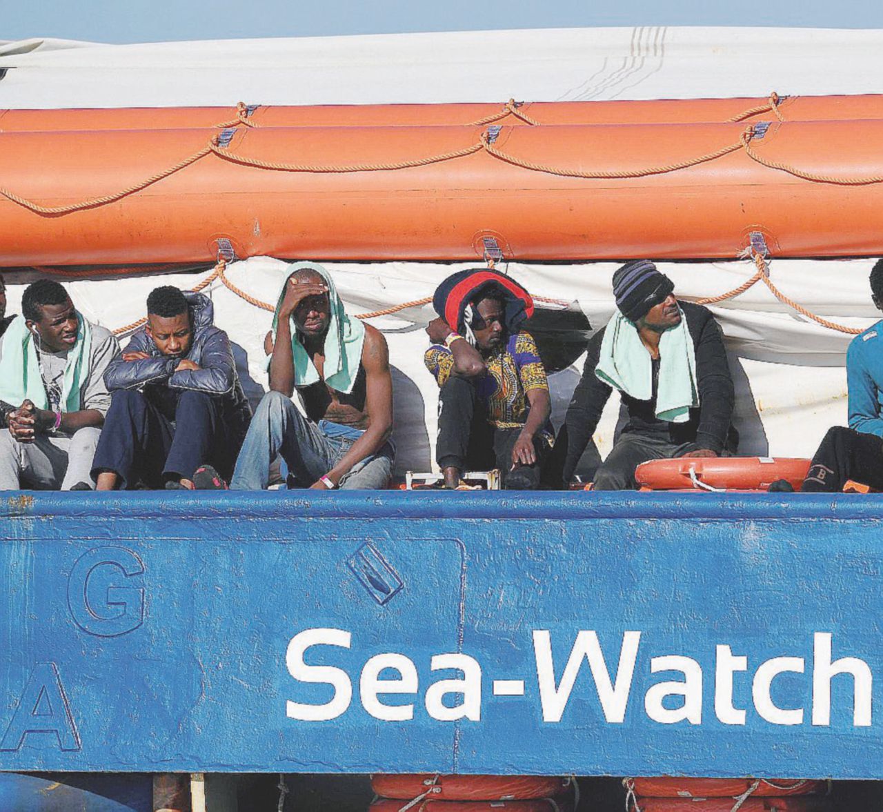 Copertina di La Sea Watch viola il blocco Salvini: “La capitana pagherà”