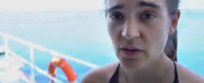 Copertina di Sea Watch, la capitana Carola Rackete: “Salvini? Ho 60 persone di cui occuparmi. Si metta in fila”